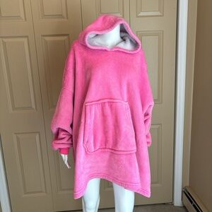 Pink oversized fleece blanket cozy
